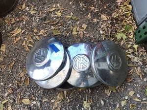 lot 367 image: VW Hubcaps