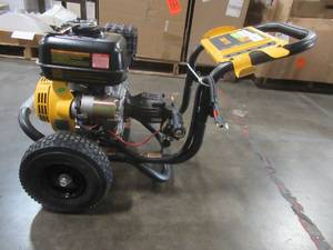 lot 14 image: Dewalt 3400 PSI at 2.5 GPM Cold Water Gas Pressure Washer with Electric Start, DXPW3425E. - STARTS AND RUNS WELL - MISSING ELECTRIC STARTER BOX, HOSE, WAND, AND SPRAY TIPS.