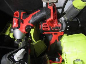 lot 21 image: WHOLESALE MIXED BIN OF MISCELLANEOUS TOOLS (Milwaukee, Ryobi, and Dewalt)