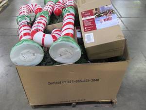 lot 242 image: WHOLESALE MIXED PALLET OF MISCELLANEOUS CHRISTMAS DECORATIONS & LIGHTS