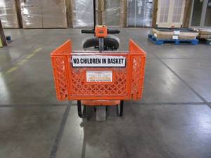 lot 243 image: Mart Cart electric, shopping cart, does not run. for parts or restore