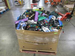 lot 254 image: WHOLESALE MIXED PALLET OF MISCELLANEOUS CHRISTMAS DECORATIONS & LIGHTS