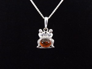 .925 Sterling Silver Amber Cabochon Friendship Pendant Necklace