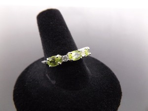 .925 Sterling Silver Oval Cut Peridot Crystal Ring Size 9