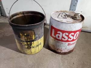Lasso and John Deere 5 Gallon Cans