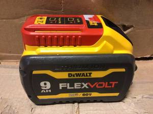 lot 15 image: 9AH Flex Volt 20V60V Battery Pack, by Dewalt Customer Returns See Pictures