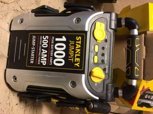 lot 25 image: 1000 Peak Amp Jump Starter with 12-Volt DC Outlet and USB Power by Stanley Customer Returns See Pictures