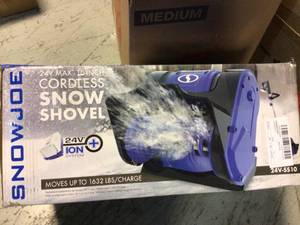 lot 33 image: 10 in. 24-Volt Cordless Snow Shovel Kit with 4.0 Ah Battery  Charger by Snow Joe Customer Returns See Pictures