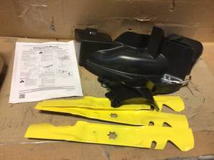 lot 92 image: Original Equipment Xtreme 50 in Mulch Kit for Troy-Bilt and Craftsman Riders and Zero Turn Lawn Mowers (2015 and After) by MTD Genuine Factory Parts Customer Returns See Pictures