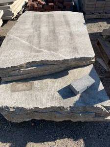 lot 5 image: Natural Stone Prairie Shell Flagstone