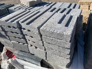 lot 9 image: Shale Grey Mini CretaRetaining WallApprox25 SQFT