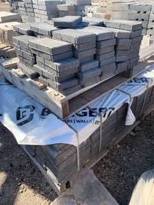 lot 17 image: 1 Charcoal Holland Pavers BorgertApprox495 Pieces