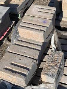 lot 84 image: 5 InchMiniCretaRetaining Wall Champion Gray