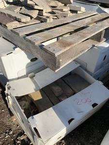 lot 200 image: Hudson Bay Country Six Boxes Flats and One Box Corner