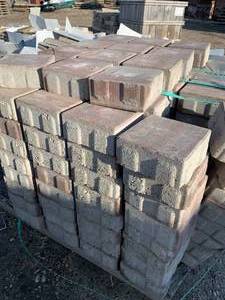 lot 205 image: County Materials Serenity 8 X 8 Permeable Approx 220 Pieces