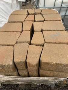 lot 130 image: Highland Sand Retaining WallApprox30 Pieces Pairs