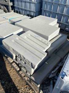 lot 125 image: Techo Bloc Graphix Wall and Cap Nickel Grey