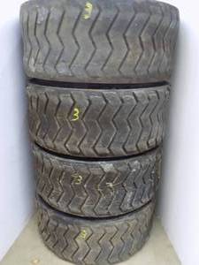 lot 3 image: 4 Skid loader Tires (Used)