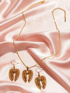 3pcs Wing Charm Necklace & Earrings