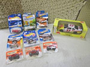 (C-4) Assorted Hot Wheels Matchbox ...