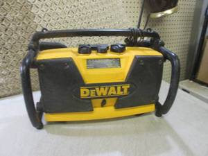 (EW6) Dewalt DW911 Worksite RadioC...