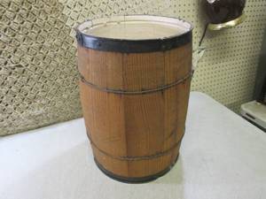 (RMT) Vintage Wood Nail Keg 17 Tal...