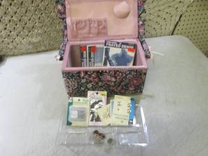 (F-0) Sewing Box with Assorted Acce...