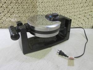 (RM2) Bella Rotating Waffle Maker...