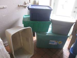 (A-1) 5 Storage Container Totes 1 H...