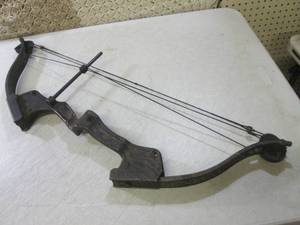 (C-3) Seneca Kids Size Compound Bow...