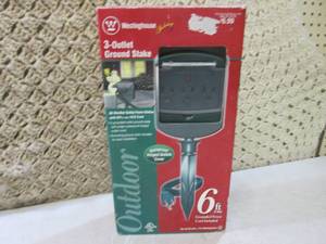 (F-0) Outdoor 3-Outlet Ground Stake...