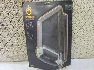 (G-1) Gerber Outdoor Gator Saw III...