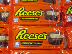 (B-3) 20 Reeses Peanut Butter Cups ...