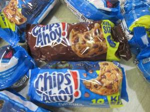 (B-2) 15 Packs of Chips Ahoy Cookie...