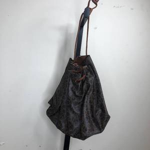 lot 23 image: Calvin Klein Bag