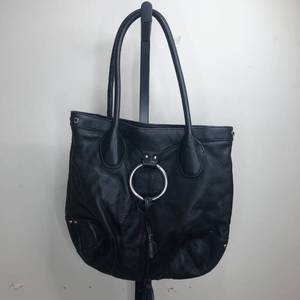 lot 50 image: Black Sak Purse