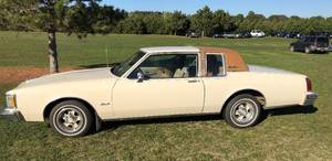 1980 Oldsmobile Delta 88 Royal Brougham