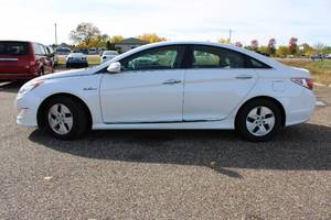 2011 Hyundai Sonata Hybrid - 1 OWNER