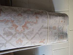lot 8 image: Centenno Area Rug, Lia Ivory 710 x 10
