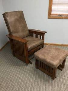 lot 491 image: Mission Style Rocker with Ottoman