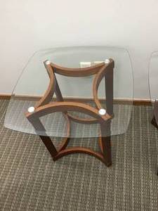 lot 500 image: Beveled Glass End Table - Set of 2