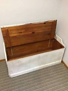 lot 502 image: White Distressed Wood Trunk