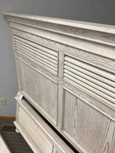 lot 504 image: Queen Size White Distressed Platform Bed