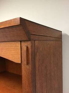 lot 518 image: Solid Wood Bookshelf