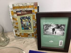 lot 575 image: Decorative Set with Picture Frames
