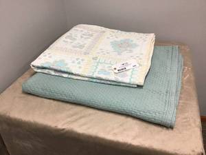 lot 542 image: Calvin Klein King Blank & Omar Tex King Honeymoon Blanket