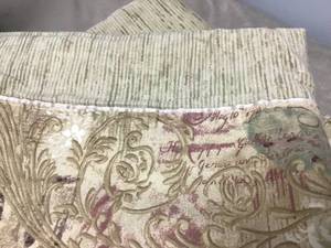 lot 540 image: Pure Beech Brand New & Croscill Hill Queen Sheet Set