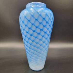 Vintage Stunning 10 Blue Feather Hand-Blown Glass Vase