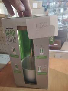 lot 180 image: Brand new Herb Keeper. Herb stay up...