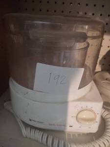 lot 192 image: Black & Decker Handy steamer 60min ...